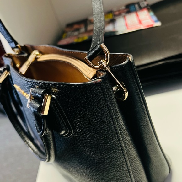 AUTHENTIC MICHAEL KORS LEATHER - Picture 8 of 10